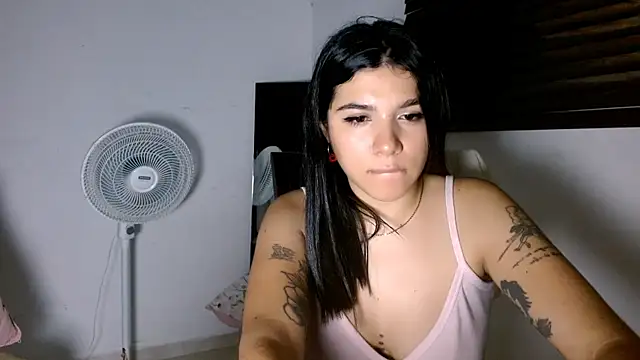 Snapshot of MiaDiamontLatin chatting on May 22, 2026, 3:04 am MiaDiamontLatin online show from May 22, 2026, 3:04 am
