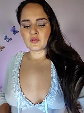 yissela92 online show from April 9, 2026, 7:09 pm