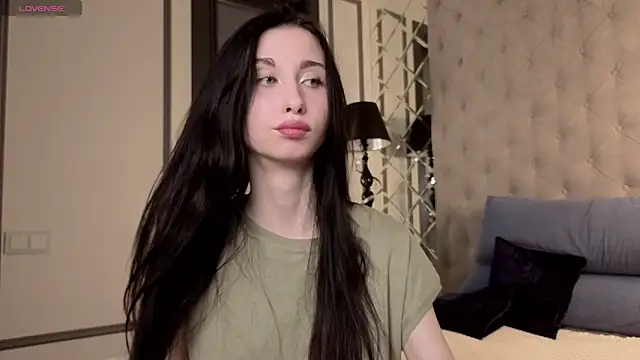 Snapshot of MiguelinaRasmuson chatting on April 10, 2026, 11:17 am MiguelinaRasmuson online show from April 10, 2026, 11:17 am