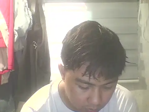 Snapshot of mattyxXxthirdy chatting on February 22, 2026, 9:11 am mattyxXxthirdy online show from February 22, 2026, 9:11 am