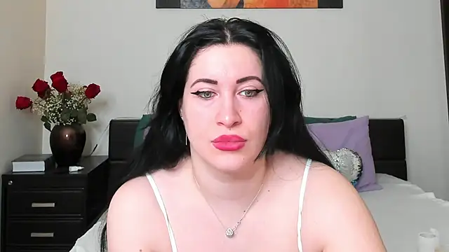 GoldenLunaa online show from April 1, 2026, 4:03 am