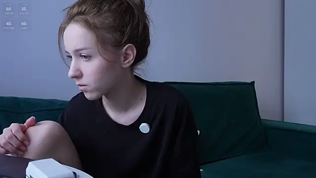Snapshot of monnymoonn chatting on July 31, 2026, 6:24 am monnymoonn online show from July 31, 2026, 6:24 am