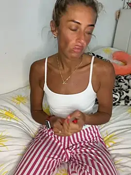 Snapshot of ScarlettGold_ chatting on April 28, 2026, 4:11 pm ScarlettGold online show from April 28, 2026, 4:11 pm