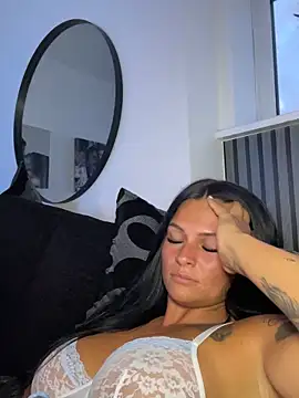 Destinylovex online show from June 4, 2026, 8:02 pm