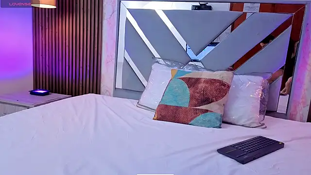 Snapshot of LittleeSara18 chatting on February 25, 2026, 11:10 am LittleeSara18 online show from February 25, 2026, 11:10 am