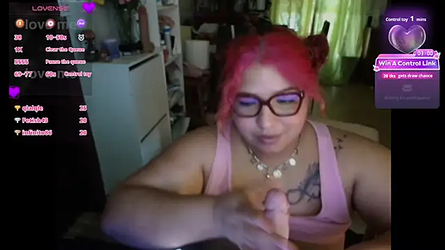 Snapshot of MagicCurves chatting on June 12, 2026, 10:02 am MagicCurves online show from June 12, 2026, 10:02 am
