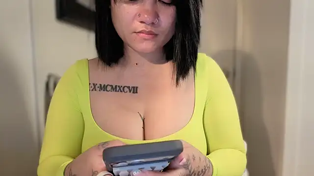 Snapshot of yourvibedealer chatting on May 20, 2026, 9:28 am yourvibedealer online show from May 20, 2026, 9:28 am