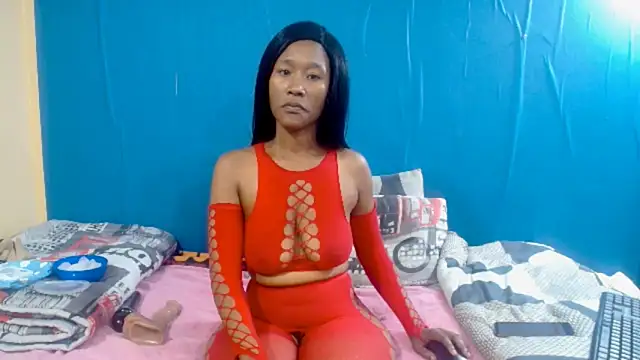 QueenYc online show from April 7, 2026, 7:21 am