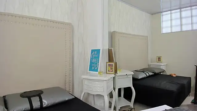 Snapshot of FernandaAvilax chatting on May 19, 2026, 6:48 pm FernandaAvilax online show from May 19, 2026, 6:48 pm