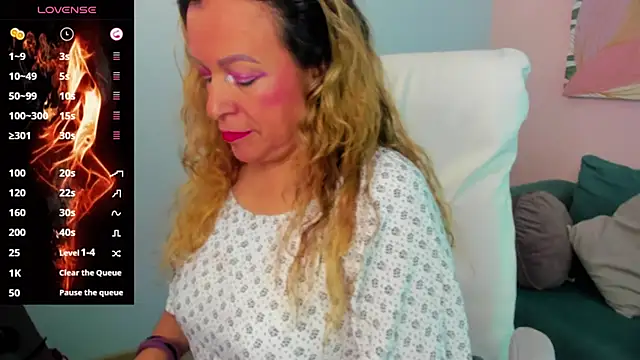 Snapshot of Ivonne_4 chatting on March 13, 2026, 1:05 pm Ivonne 4 online show from March 13, 2026, 1:05 pm