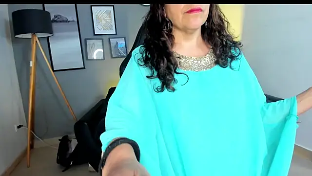 Snapshot of Ivonne_4 chatting on July 16, 2026, 1:30 pm Ivonne 4 online show from July 16, 2026, 1:30 pm
