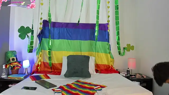 Angel Lux online show from March 3, 2026, 9:00 pm