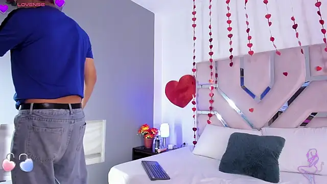 Angel Lux online show from February 27, 2026, 8:08 pm