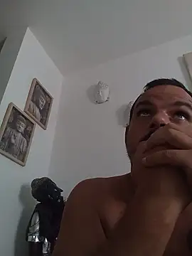 Snapshot of morenitoymorena chatting on July 13, 2026, 9:41 am morenitoymorena online show from July 13, 2026, 9:41 am