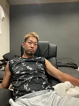 Snapshot of ryuaaaaa chatting on August 7, 2026, 3:18 pm ryuaaaaa online show from August 7, 2026, 3:18 pm