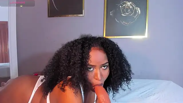Snapshot of TAYRA_CASTLE chatting on July 10, 2026, 8:42 pm TAYRA CASTLE online show from July 10, 2026, 8:42 pm