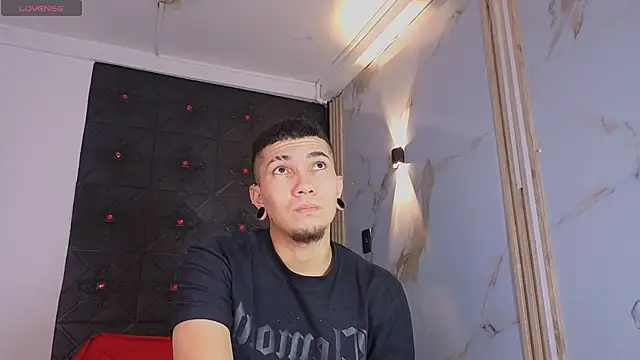 Logan and Reachel online show from April 15, 2026, 11:27 am