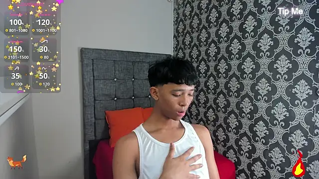 Snapshot of Little_Twink19x chatting on July 19, 2026, 7:43 pm Little Twink19x online show from July 19, 2026, 7:43 pm