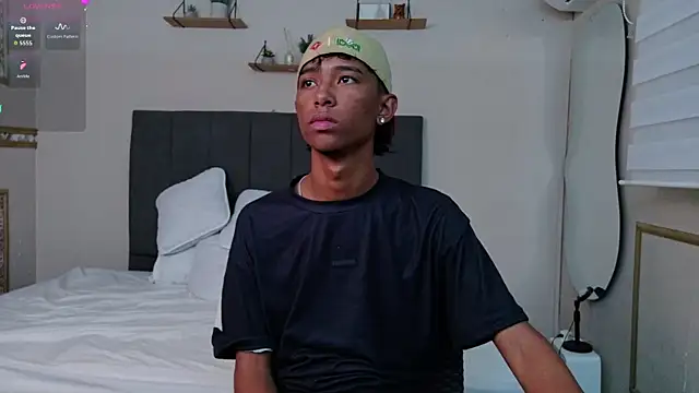 Little Twink19x online show from February 27, 2026, 11:54 am