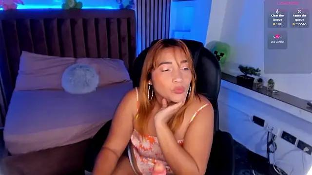 Miia Grey  online show from March 12, 2026, 1:15 pm