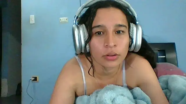 scarlettscottx  online show from July 18, 2026, 12:19 am