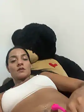 yesica2507 online show from May 14, 2026, 8:39 pm