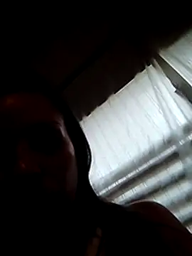 Snapshot of CamiliLuna chatting on February 19, 2026, 12:35 pm CamiliLuna online show from February 19, 2026, 12:35 pm