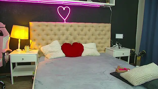 Snapshot of AuraMIlf chatting on March 20, 2026, 3:46 pm AuraMIlf online show from March 20, 2026, 3:46 pm