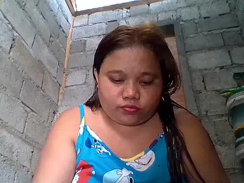 Snapshot of sweetlyn31 chatting on June 7, 2026, 12:16 am sweetlyn31 online show from June 7, 2026, 12:16 am