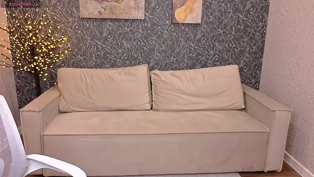 kitty-r0se online show from March 21, 2026, 8:30 am