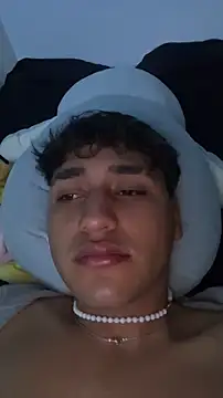 Snapshot of Alejandroml2 chatting on April 10, 2026, 7:59 am Alejandroml2 online show from April 10, 2026, 7:59 am