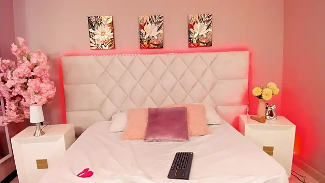 Snapshot of Bianca_Monroe_ chatting on March 17, 2026, 8:12 pm Bianca Monroe online show from March 17, 2026, 8:12 pm