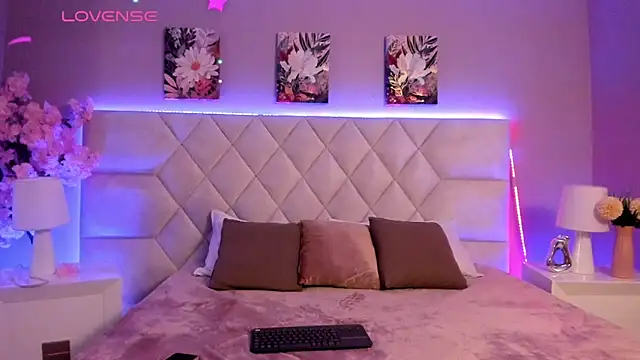 Snapshot of Bianca_Monroe_ chatting on April 27, 2026, 8:18 pm Bianca Monroe online show from April 27, 2026, 8:18 pm