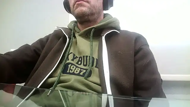 Snapshot of truble78 chatting on April 23, 2026, 12:29 pm truble78 online show from April 23, 2026, 12:29 pm