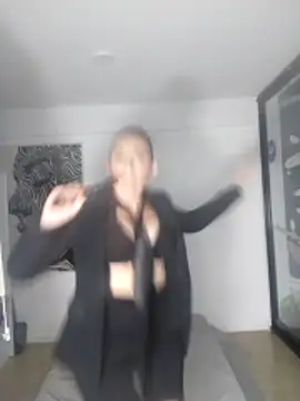 Snapshot of Mileepecas chatting on February 21, 2026, 3:30 am Mileepecas online show from February 21, 2026, 3:30 am