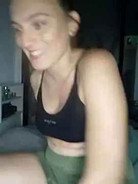 Snapshot of Mileepecas chatting on March 4, 2026, 11:12 pm Mileepecas online show from March 4, 2026, 11:12 pm