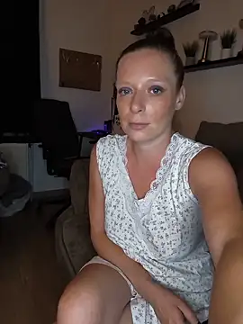 ZaramourXMrX online show from May 28, 2026, 7:42 pm