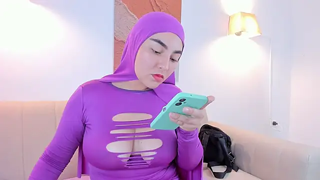 Snapshot of Malika_Noor chatting on May 10, 2026, 3:25 pm Malika Noor online show from May 10, 2026, 3:25 pm