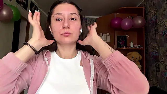 poly princess online show from February 24, 2026, 6:03 am