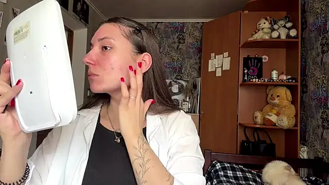 poly princess online show from April 16, 2026, 12:17 pm