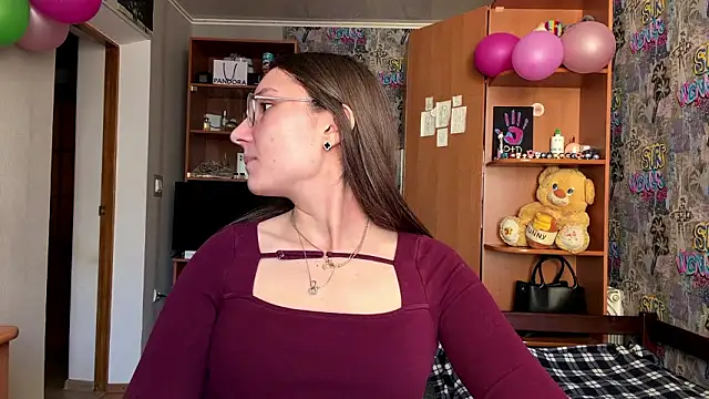 poly princess online show from March 10, 2026, 12:09 pm