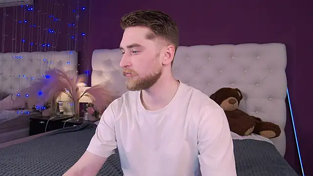 Dexter Raze online show from April 9, 2026, 10:38 pm