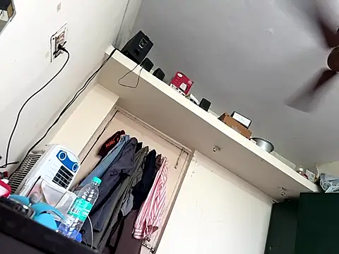 neekosam12 online show from March 3, 2026, 11:50 am