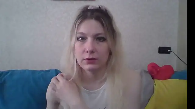 Foxy Bright online show from April 22, 2026, 9:38 am