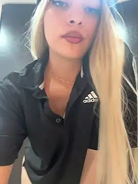 Snapshot of romanovanita chatting on April 13, 2026, 5:22 am romanovanita online show from April 13, 2026, 5:22 am