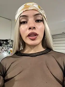 Snapshot of romanovanita chatting on May 3, 2026, 5:12 am romanovanita online show from May 3, 2026, 5:12 am