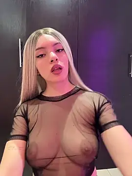 Snapshot of romanovanita chatting on April 20, 2026, 4:37 am romanovanita online show from April 20, 2026, 4:37 am