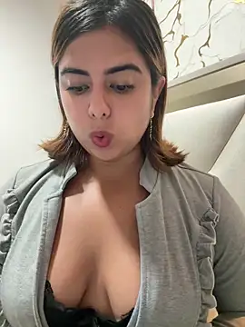 Lilithgomez  online show from April 18, 2026, 1:30 am