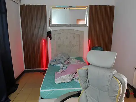 Snapshot of juan_and_luke chatting on April 14, 2026, 12:10 pm juan and luke online show from April 14, 2026, 12:10 pm