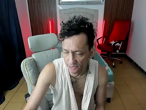 Snapshot of juan_and_luke chatting on March 6, 2026, 12:22 pm juan and luke online show from March 6, 2026, 12:22 pm